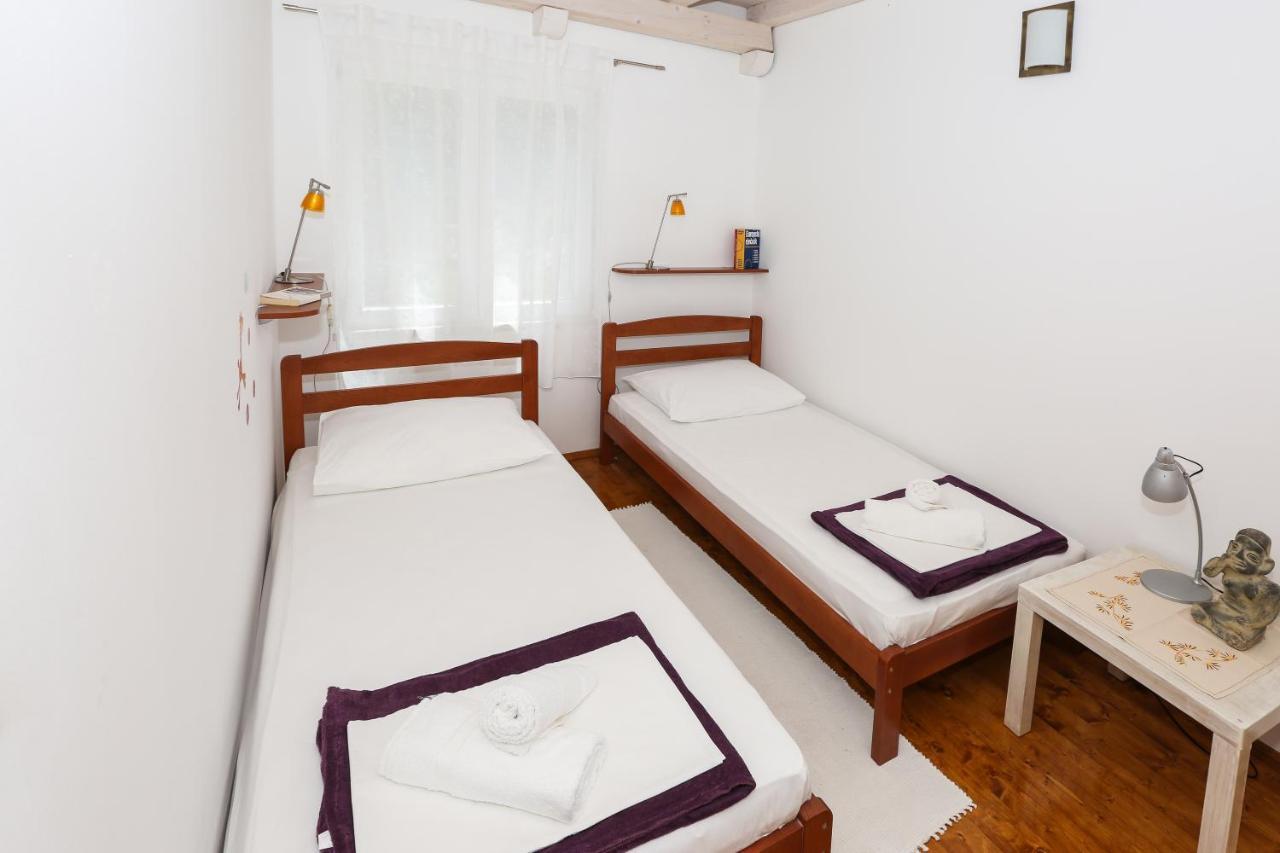 Spacious Apartment Lucia Prožura Exteriér fotografie